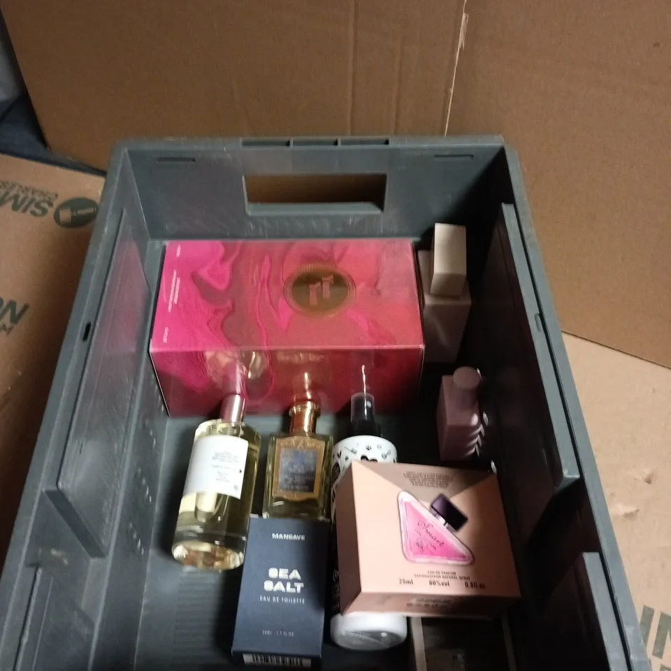 APPROXIMATELY 10 ASSORTED PERFUMES INCLUDING MANCAVE SEA SALT AND SMART COLLECTION 