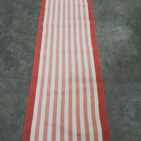 QUALITY DESIGNER AREA RUG - APPROXIMATELY 230X60CM