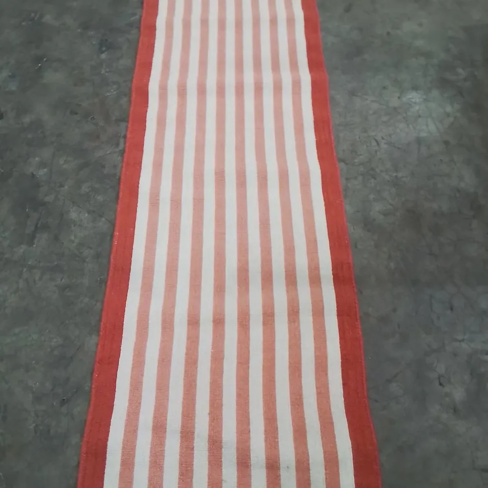 QUALITY DESIGNER AREA RUG - APPROXIMATELY 230X60CM