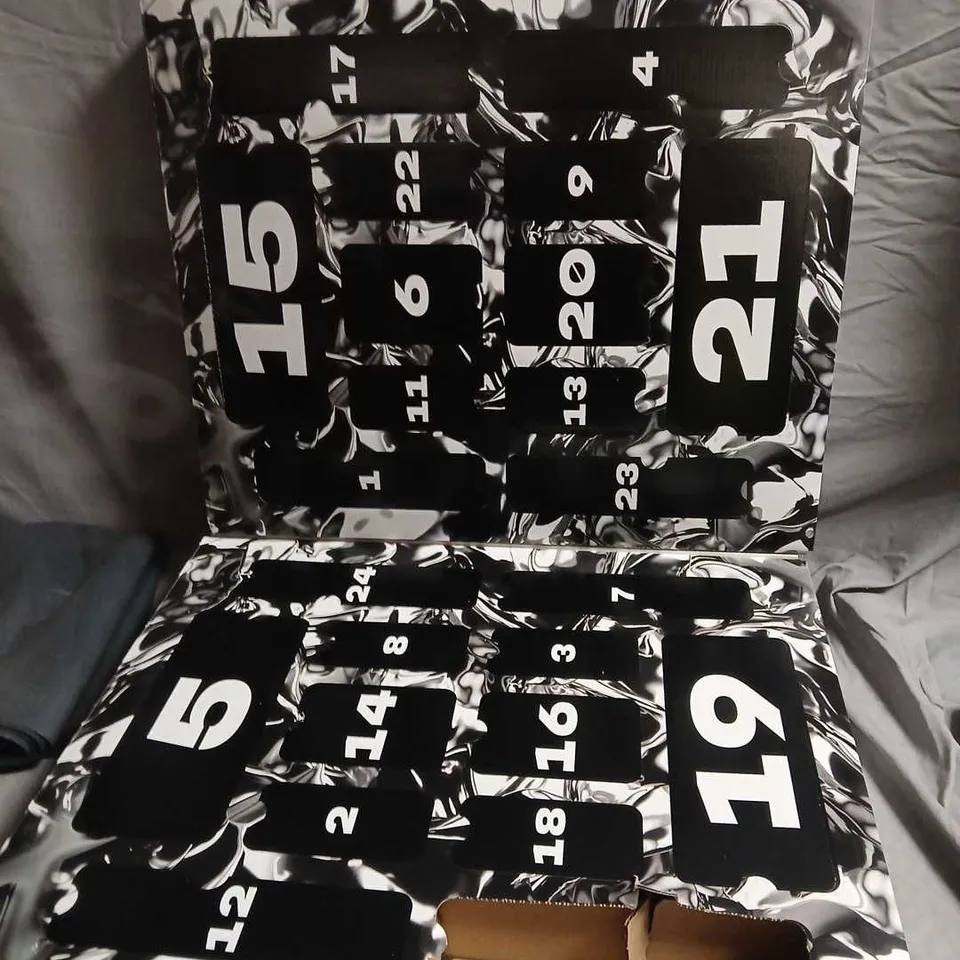 LYNX ADVENT CALENDAR INCLUDING LYNX 3-IN-1 SUNSET FRESH SHOWER GEL + ADVENT CALENDAR BOX-DAMAGE TO BOX 