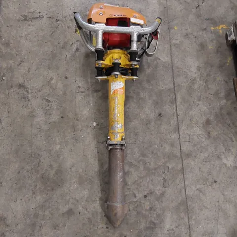 ROBEL 2 STROKE VERTICAL TAMPER