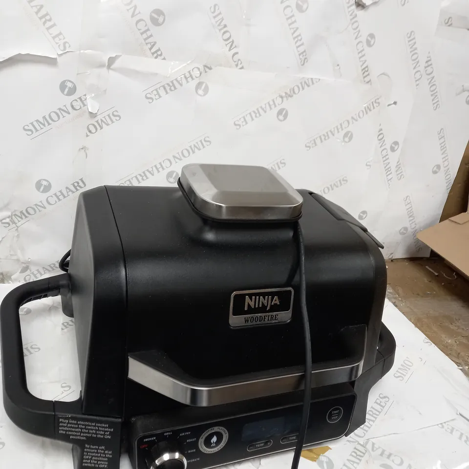 BOXED NINJA WOODFIRE ELECTRIC BBQ GRILL & SMOKER OG701UKQ