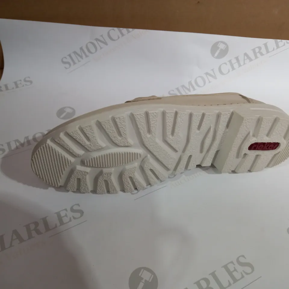 RIEKER BEIGE LOAFERS SIZE 6