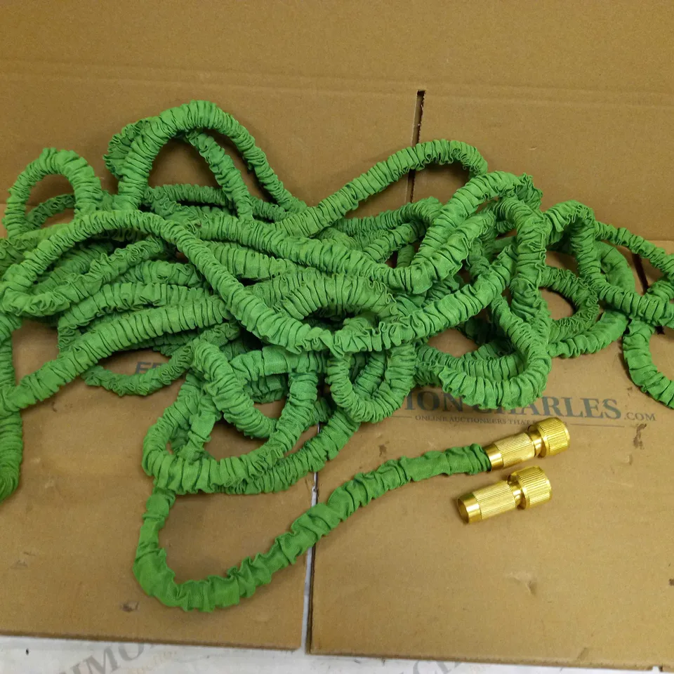EXPANDABLE GARDEN HOSE - GREEN (NOZZLE MISSING)