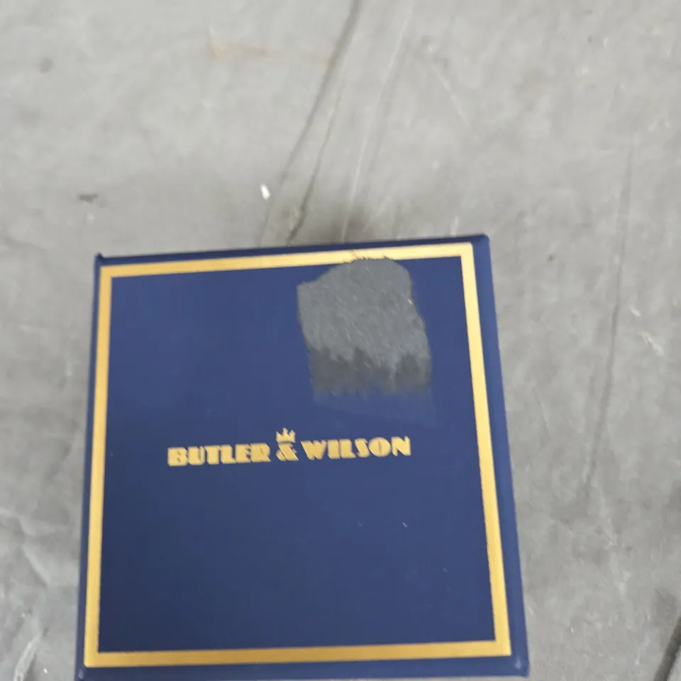 BUTLER & WILSON CRYSTAL FLOWER EARRINGS – BOXED 