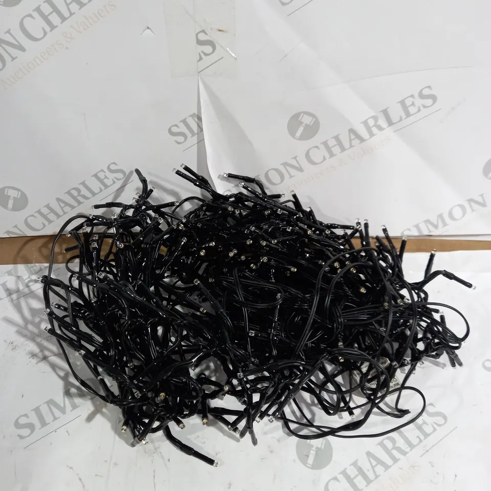 GARDEN REFLECTIONS OUTDOOR CASCADING LED CLUSTER LIGHT STRAND WITH 8 FUNCTIONS