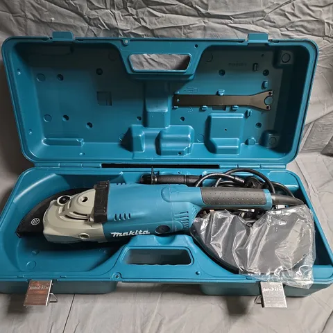 MAKITA GA9020 230MM ANGLE GRINDER – BLUE CASE