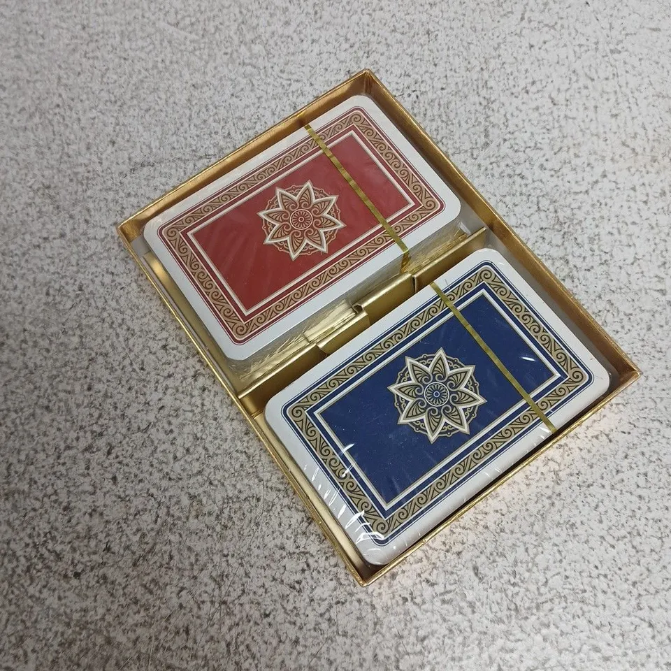 DAVID WESTNEDGE LTD PLASTIC-COATED PLAYING CARDS IN GOLD PRESENTATION BOX – RED & BLUE DECKS