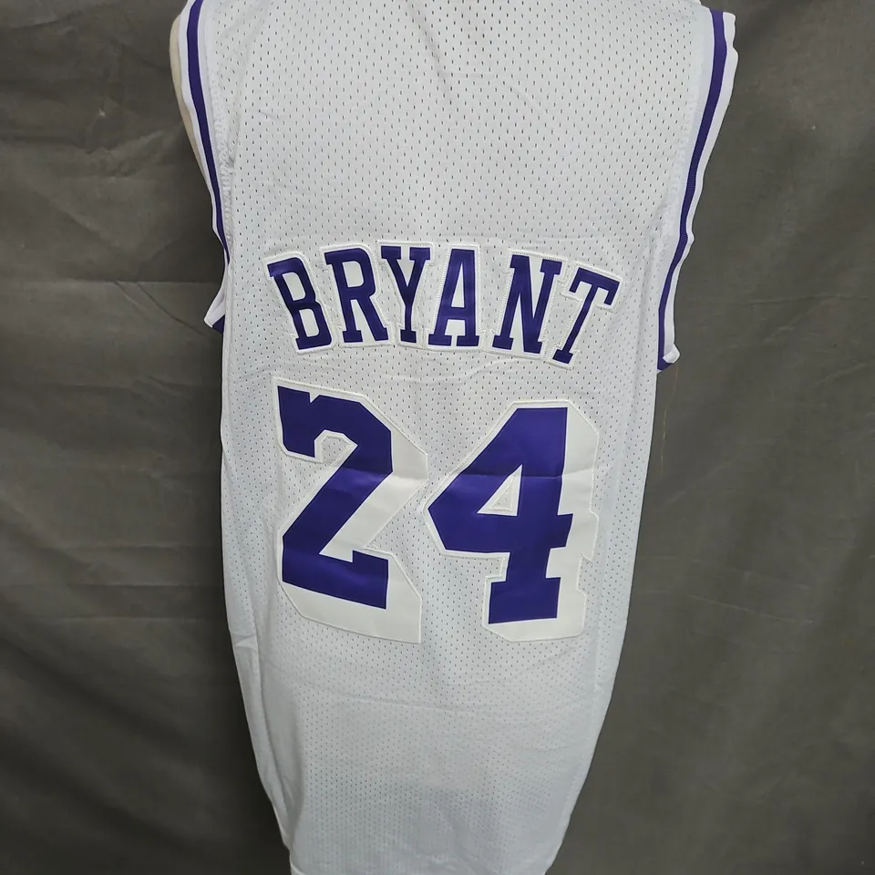 LAKERS REPLICA BASKETBALL JERSEY IN WHITE/PURPLE SIZE L