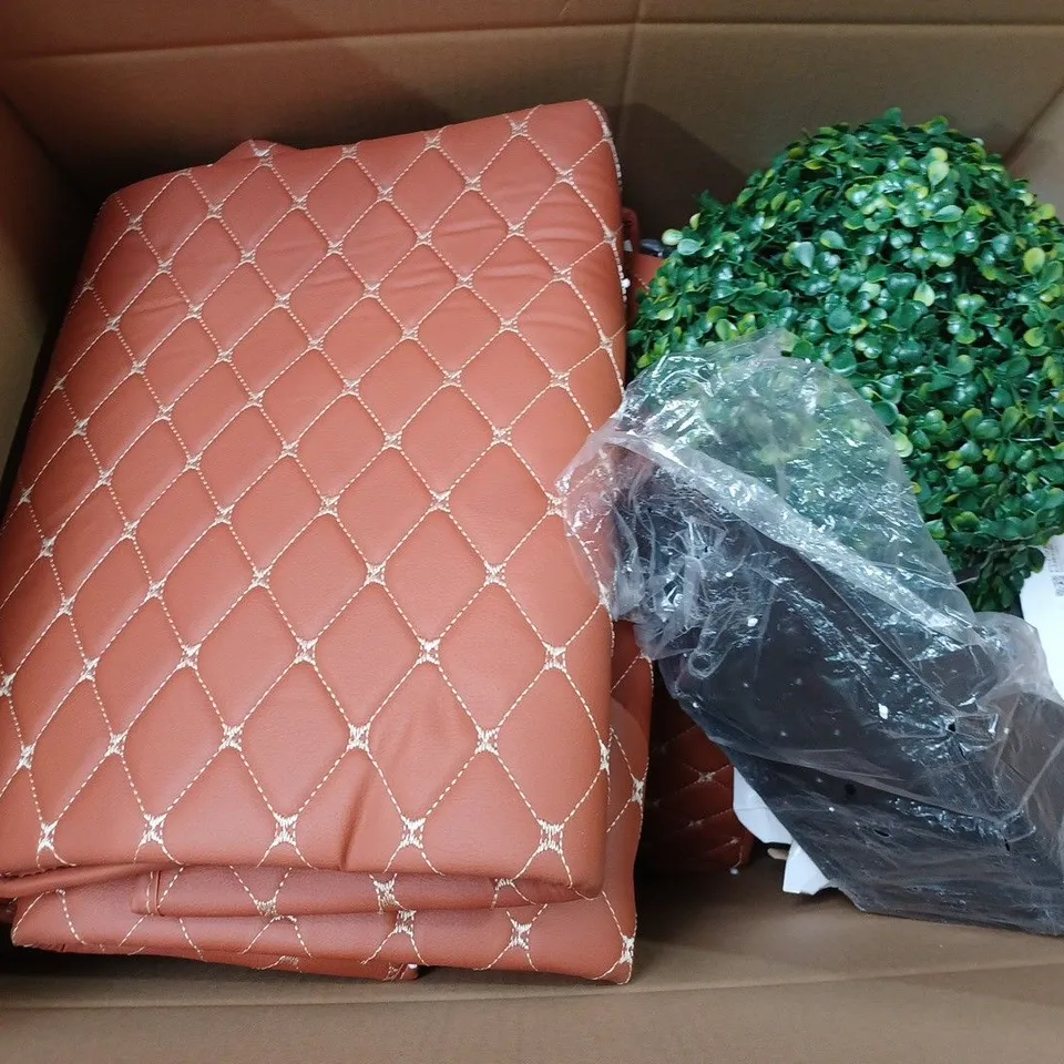 BOX OF APPROX 20 ASSORTED ITEMS TO INCLUDE - THIS IS LIVERPOOL METAL SIGN - AUDI PADDED BAG - NISBETS ESSENTIALS FRYING PAN ECT