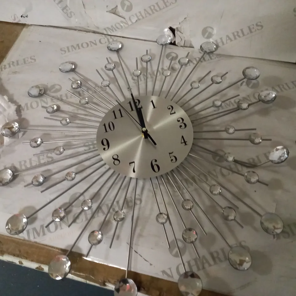 GOTOTOP DIAMOND-STUDDED WALL CLOCK