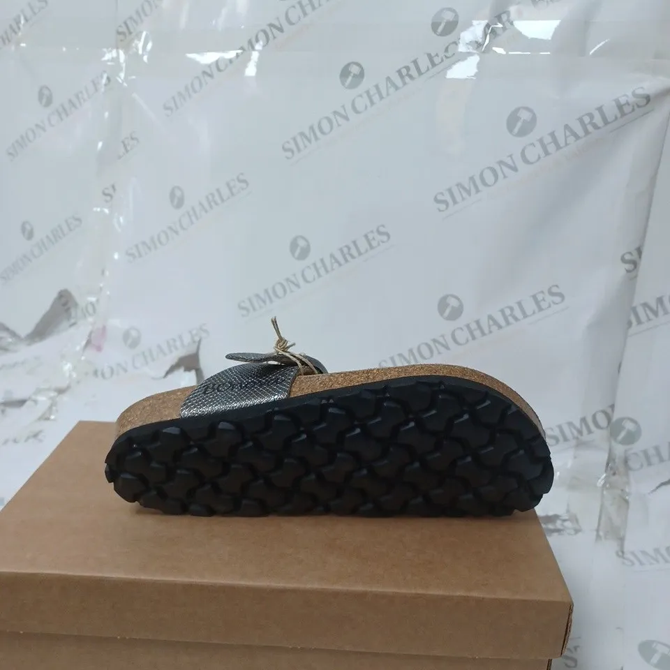 BONOVA IBIZA SANDAL SIZE 3