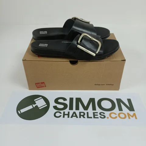 BOXED PAIR OF FITFLOP GRACIE MAXI-BUCKLE LEATHER SLIDES IN BLACK - UK 6
