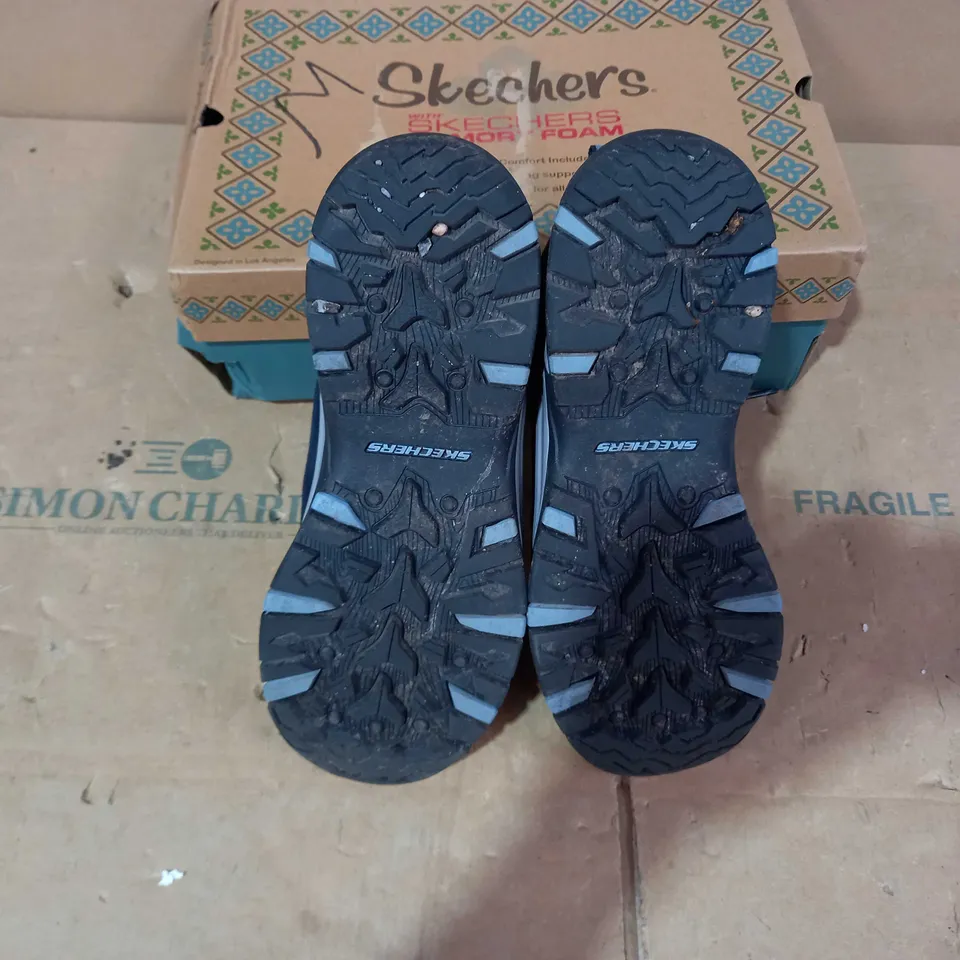 BOXED PAIR OF SKECHERS - SIZE 6.5