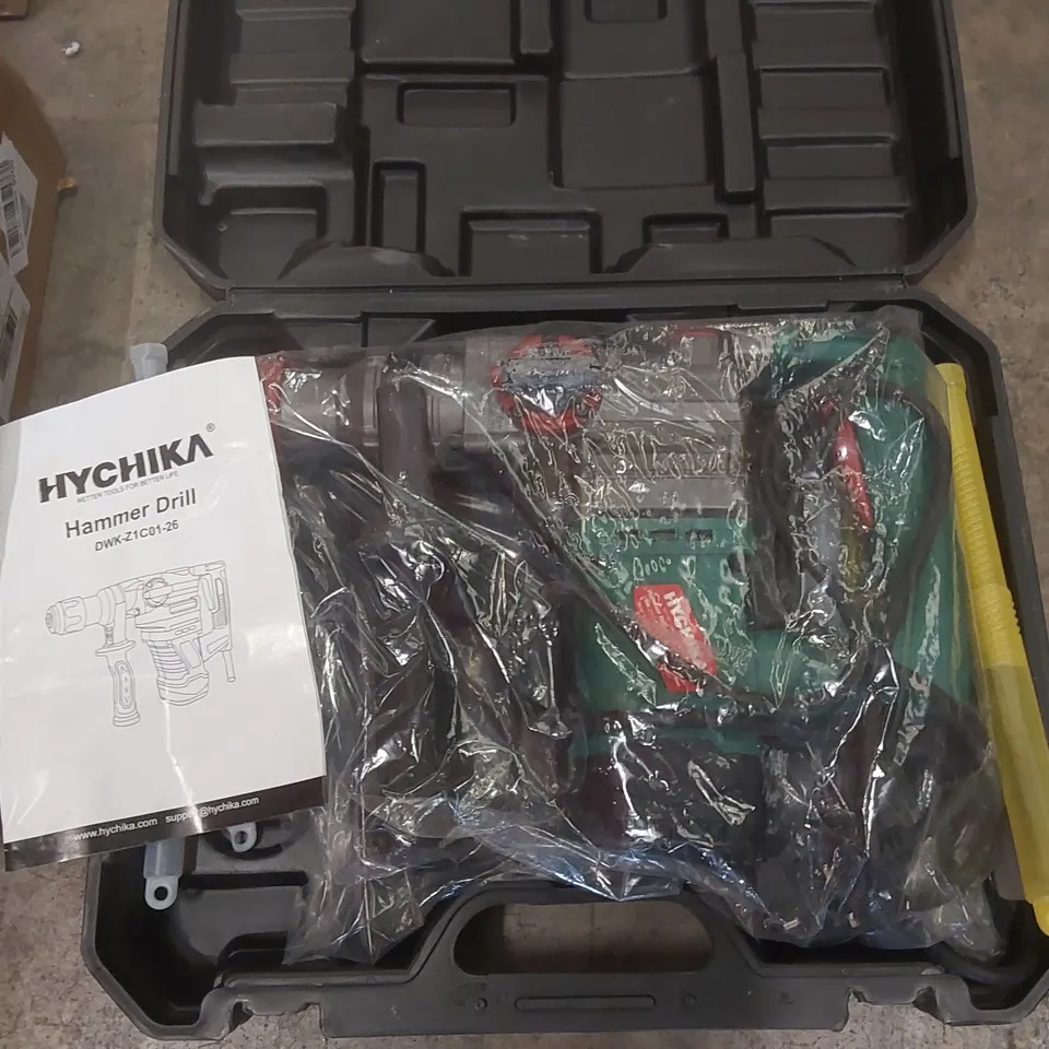 PALLET CONTAINING A VERY LARGE QUANTITY OF ASSORTED ITEMS INCLUDING: HYCHIKA HAMMER DRILL, MINI TRAMPOLINE, RATTAN STANDING PLANTER ECT