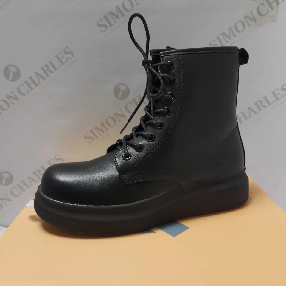 KOI TAMREL VICE BLACK PU LACE UP BOOTS - SIZE 5
