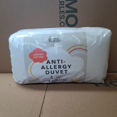 BOX OF APPROXIMATELY 18 BRAND NEW SEALED ANTI-ALLERGY DUVET JUMIOR/COT BED 4 TOG 