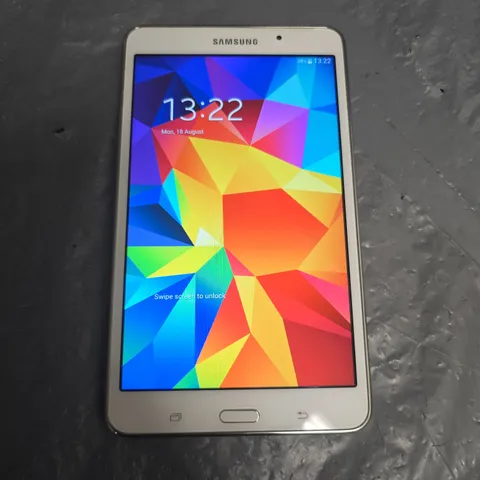 UNBOXED SAMSUNG TAB 4 8GB TABLET IN WHITE - SM-T230 