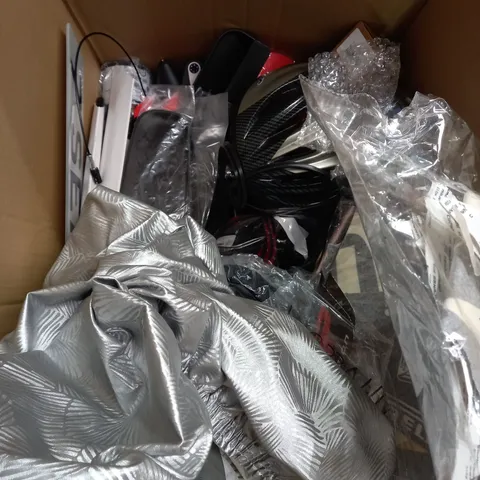LOT OF ASSORTED ITEMS TO INCLUDE CAR TRIMS WIRELESS CAR KIT - PHONE HOLDER / COLLECTION ONLY