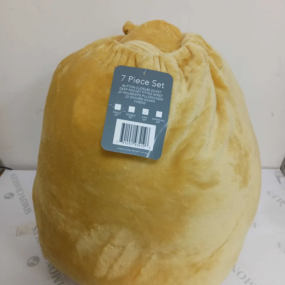 REVERSABLE 7 PIECE KING SIZE BED SET IN YELLOW