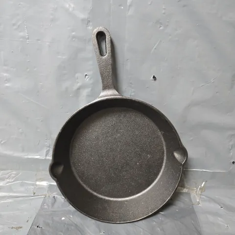 UNBRANDED CAST IRON PAN 
