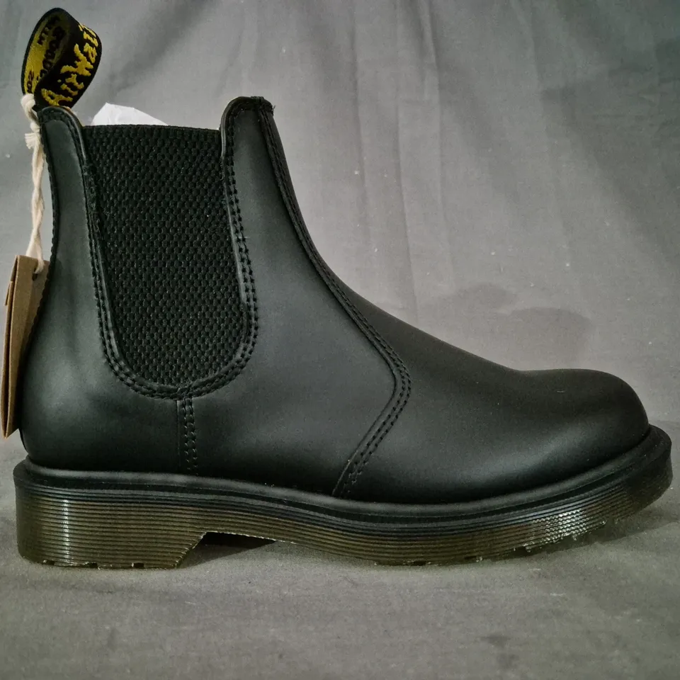 BOXED PAIR OF DR MARTENS 2976 ANKLE BOOTS IN BLACK UK SIZE 5