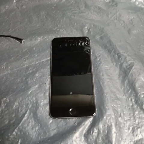 APPLE IPHONE – SILVER – BOXED WITH USB CHARGING CABLE 