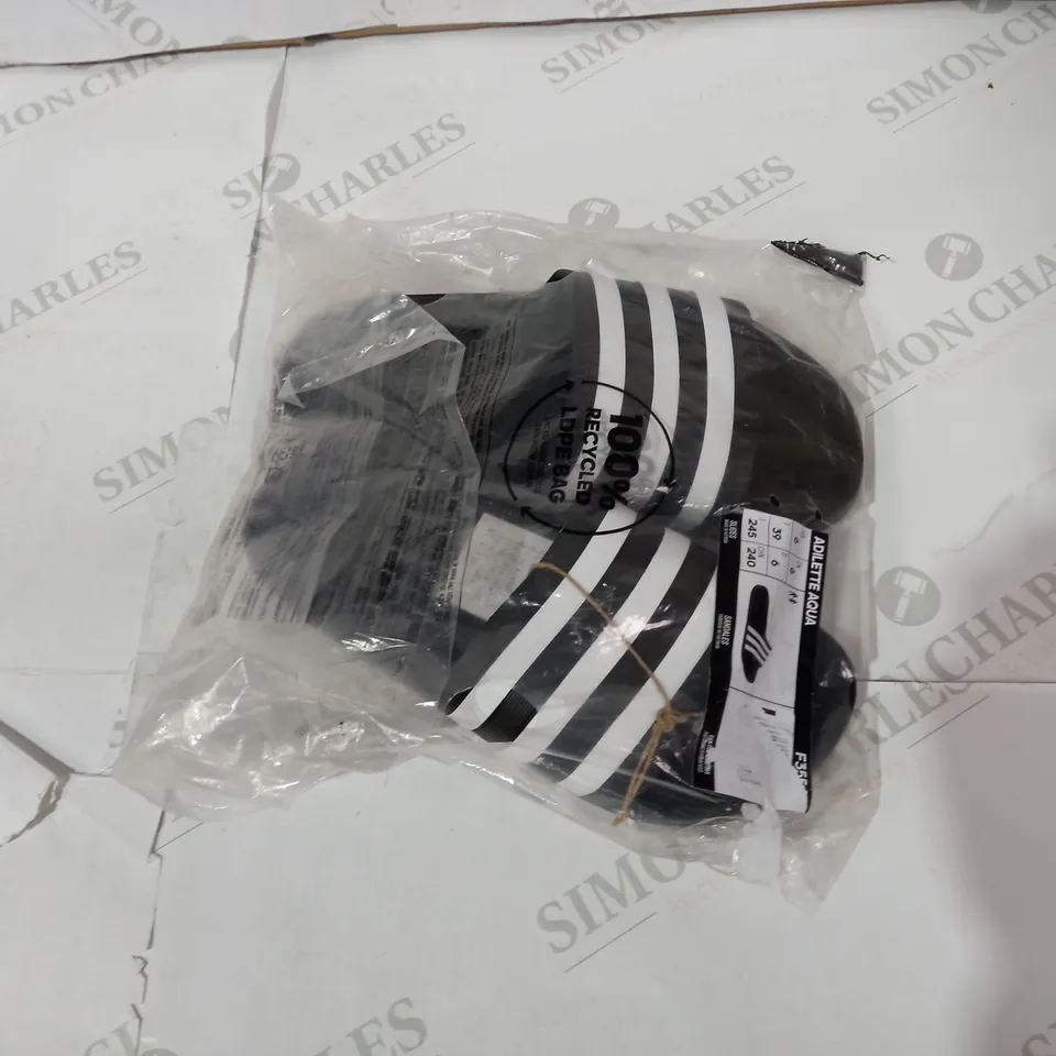 ADIDAS ADILETTE AQUA SIZE 6 SLIDERS