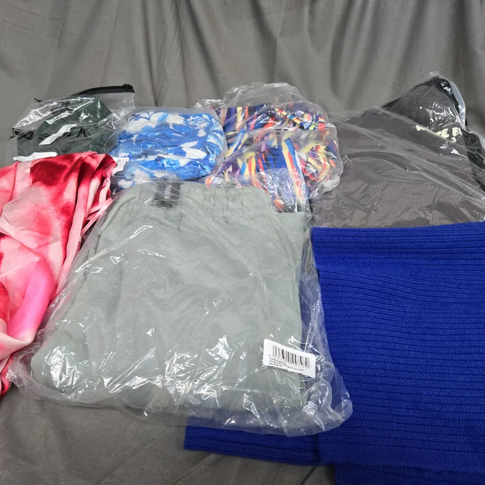 BOX OF ASSORTED CLOTHING ITEMS IN VARIOUS COLOURS, STYLE AND SIZES 