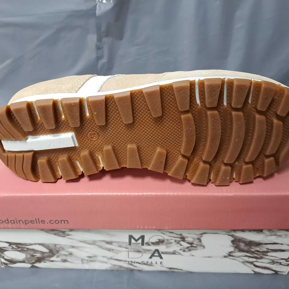 PAIR OF MODA IN PELLE BRAVE TRAINERS IN OFF WHITE SIZE 6
