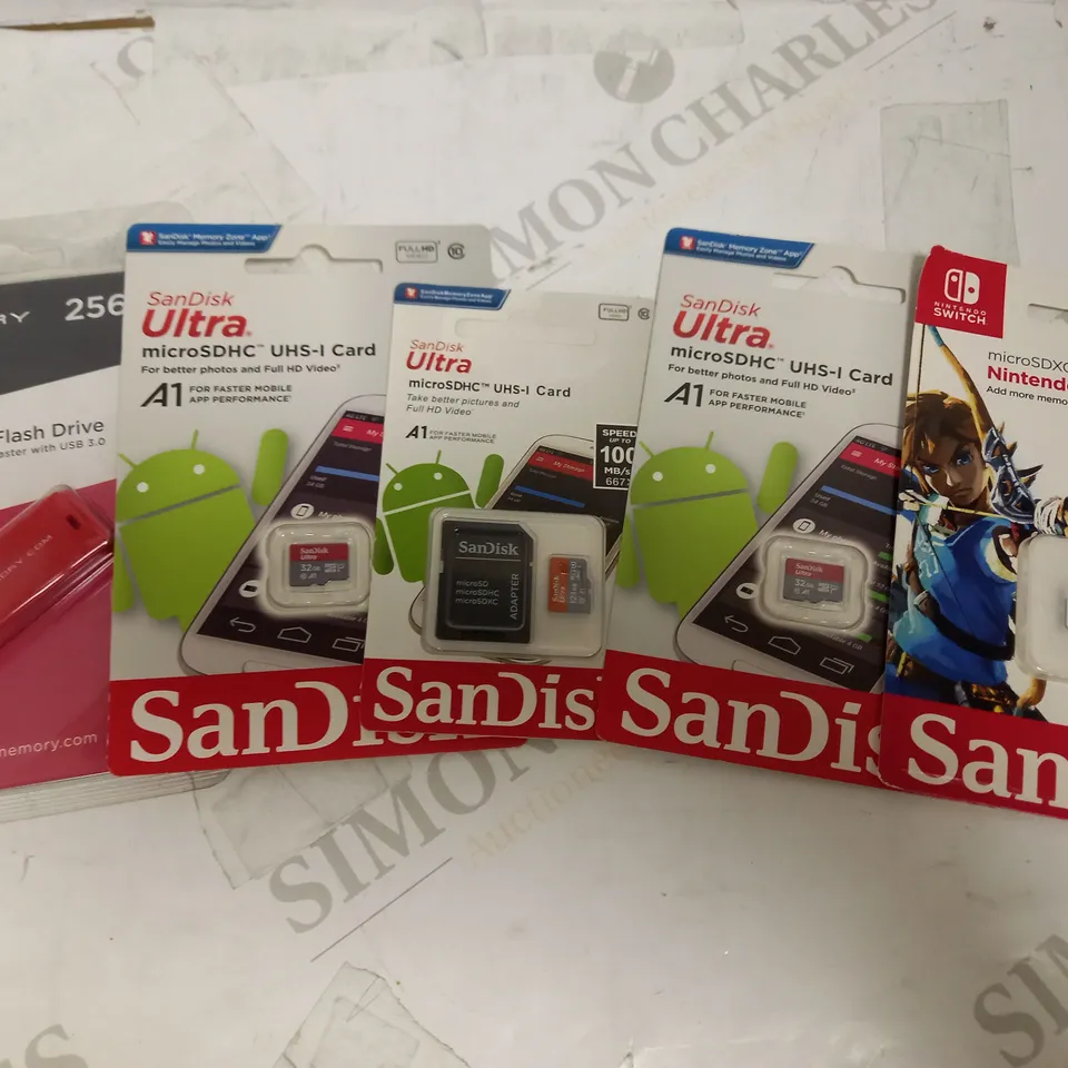 LOT OF APPROXIMATELY 50 ASSORTED MEMORY CARDS