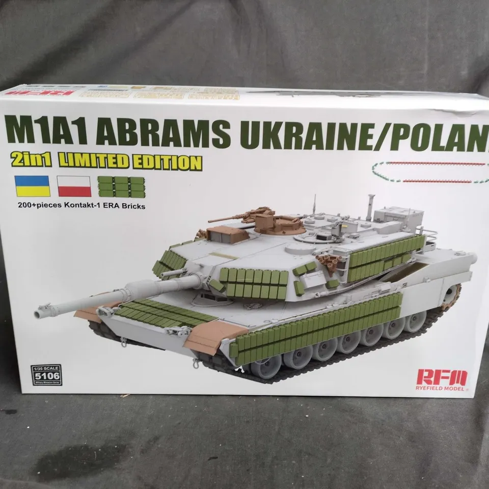 M1A1 ABRAMS UKRAINE/POLAND – 2IN1 LIMITED EDITION MODEL KIT, 1:35 SCALE