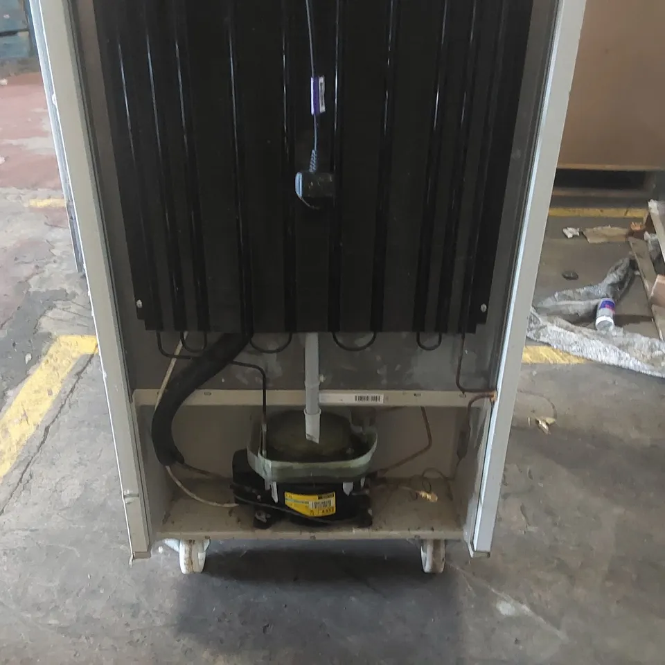 GRAM K 410 LH C 6W COMMERCIAL UPRIGHT TEMPERATURE CONTROLLED FOOD STORAGE CABINET