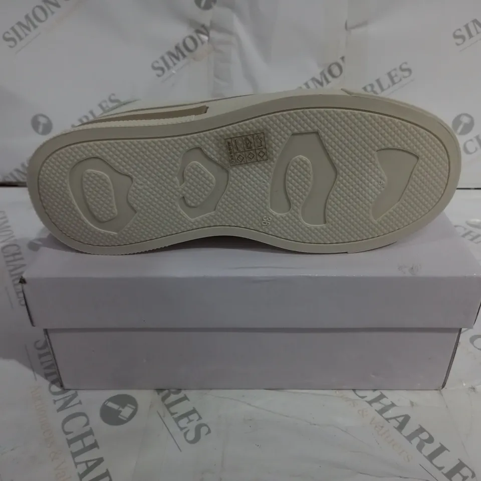 CHUNKY LOW TOP LACE UP TRAINER BEIGE SZE 36
