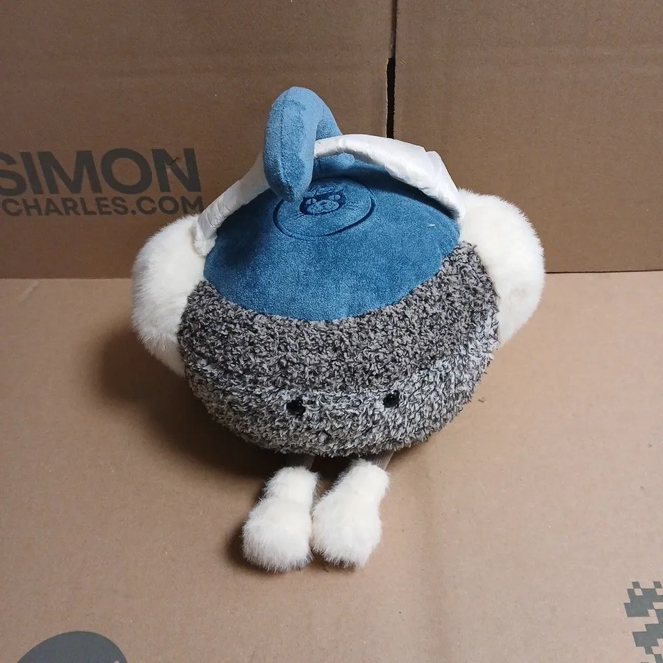  JELLYCAT AMUSEABLES SPORTS CARISS CURLING STONE PLUSH TOY WITH PIN AND KEY RING, IN BLUE BRANDED BAG