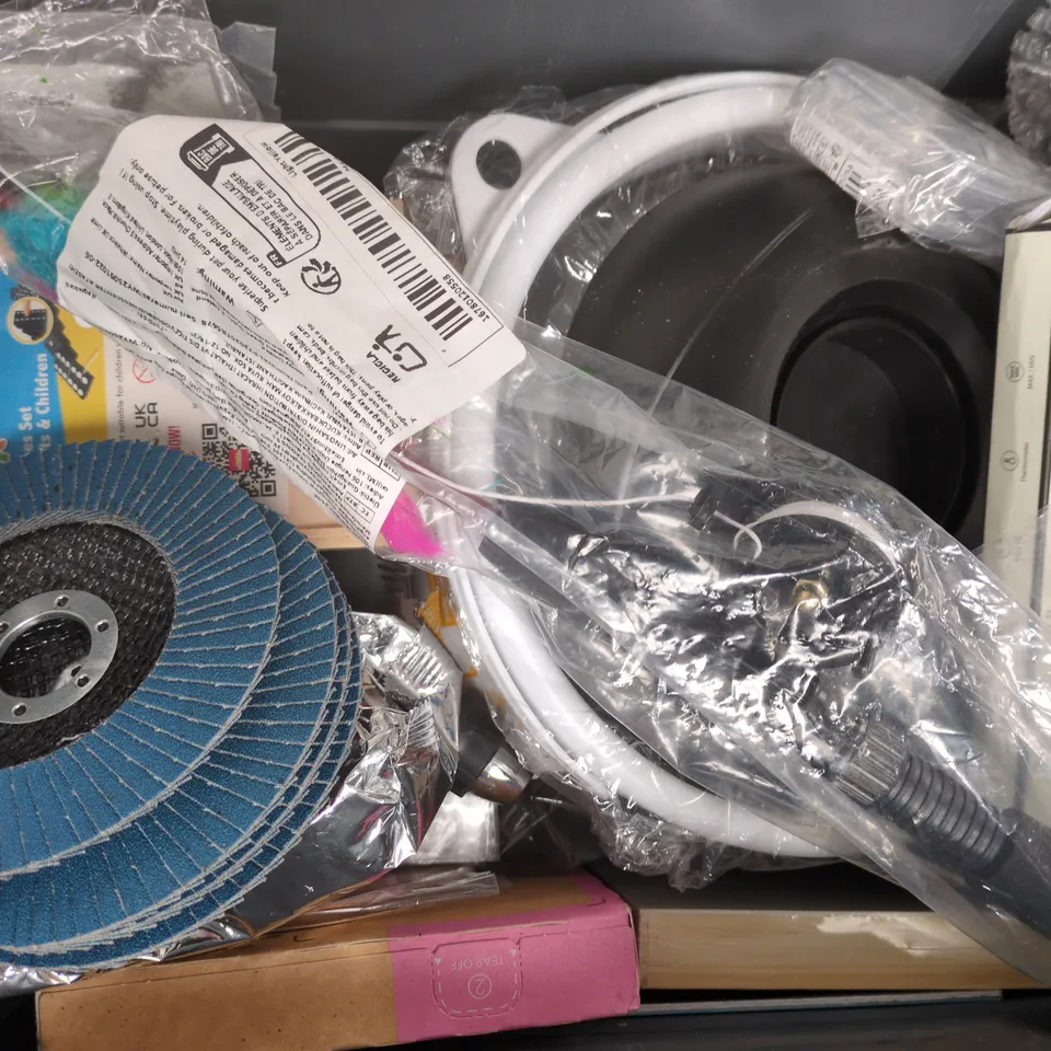 APPROXIMATELY 10 ASSORTED HOUSEHOLD ITEMS TO INCLUDE DOMINOES SET FOR ADULTS AND CHILDREN, CUTTING WHEEL, ETC