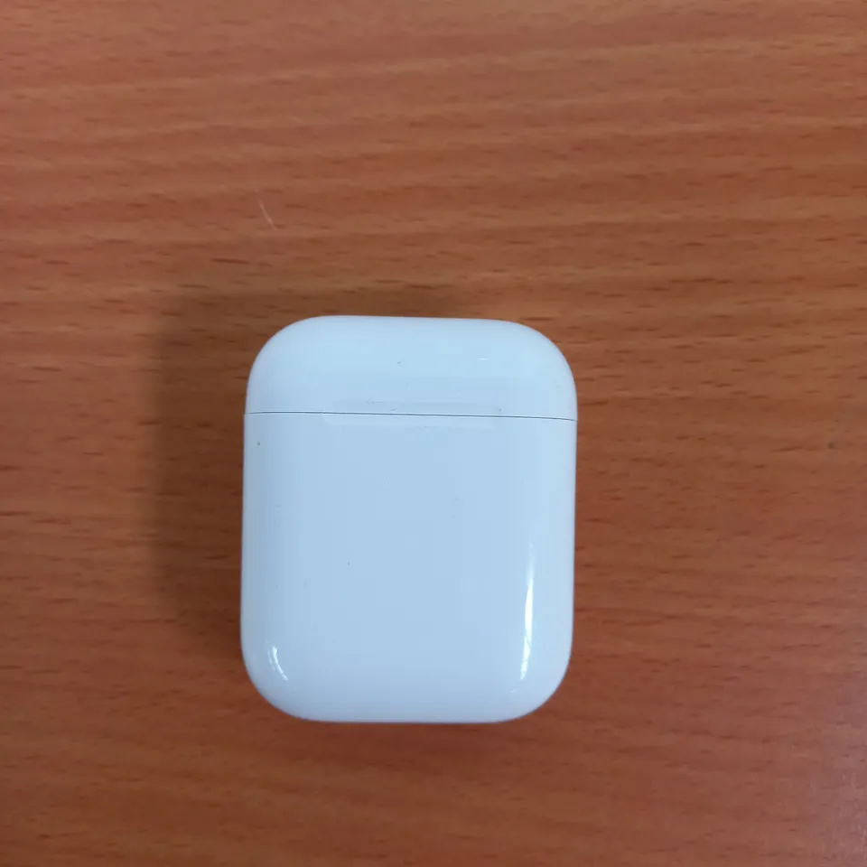APPLE AIRPODS