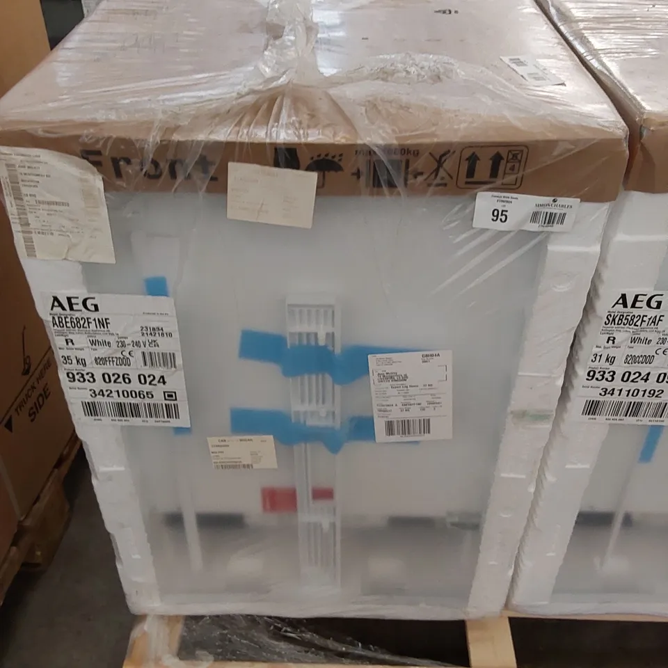 AEG ABE682F1NF UNDERCOUNTER INTEGRATED FREEZER