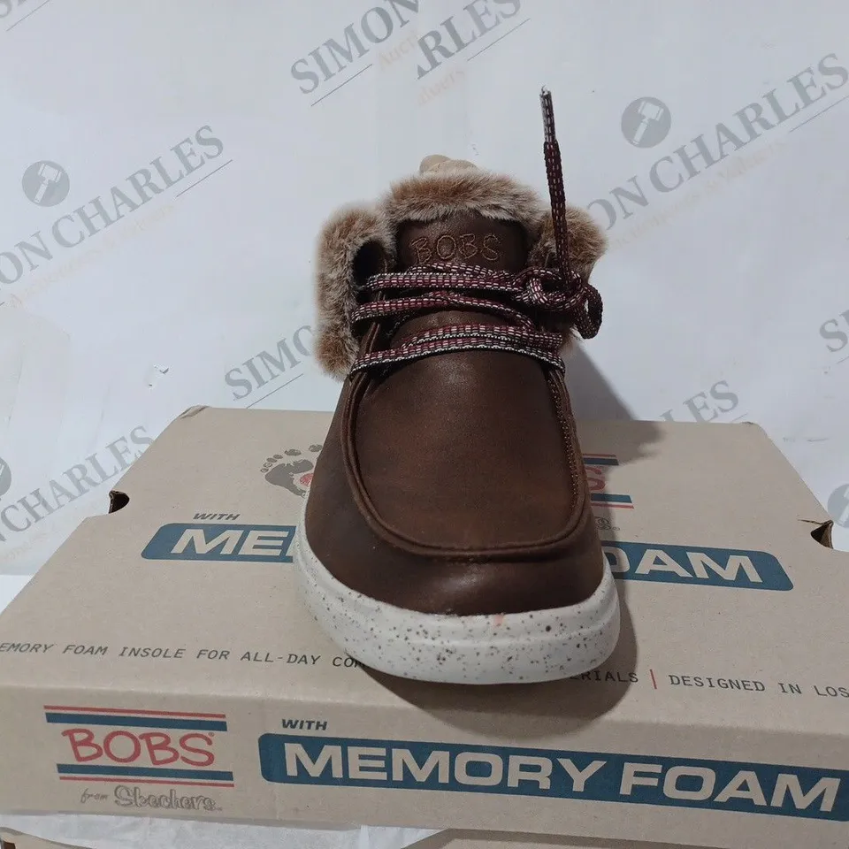 BOXED PAIR OF SKECHERS BOBS HANG GLIDER SHOES BROWN SIZE 5.5