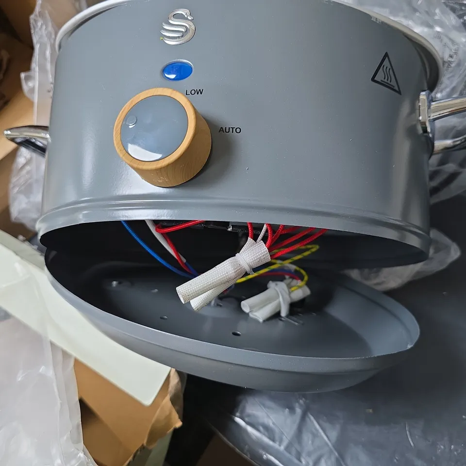 SWAN RETRO 3.5 LITRE SLOW COOKER