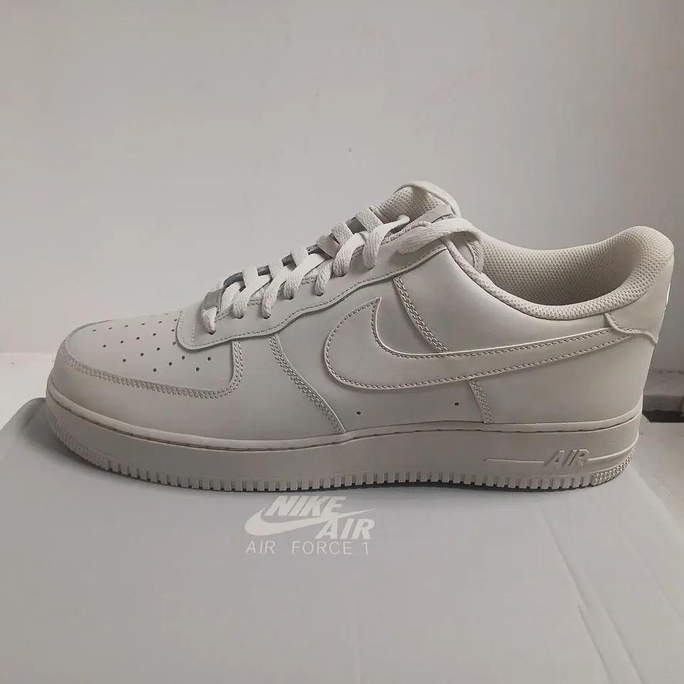 NIKE AIR FORCE 1 LOW – WHITE SNEAKERS SIZE 13