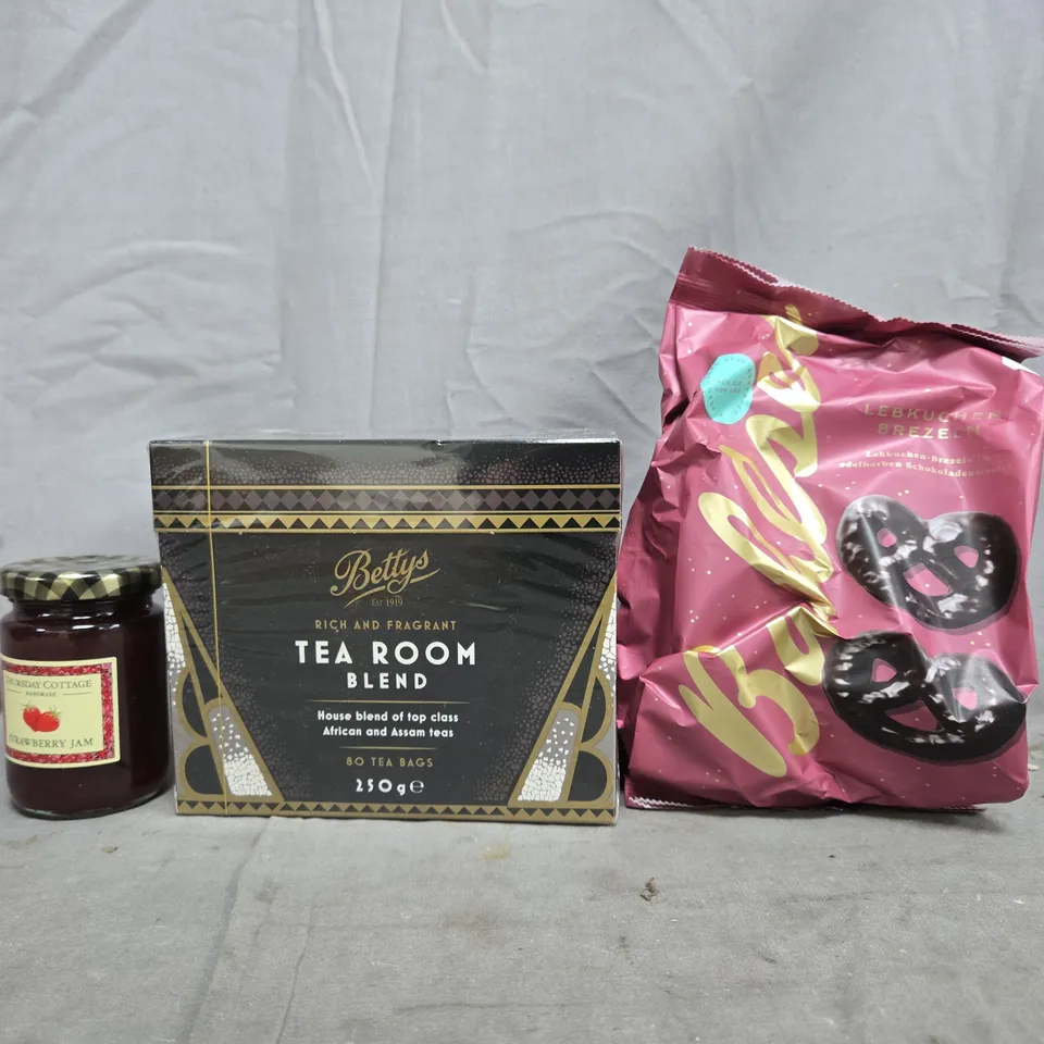 APPROXIMATELY 8 ASSORTED FOOD AND DRINK ITEMS TO INCLUDE STRAWBERRY JAM, BETTY'S TEA BAGS, ETC