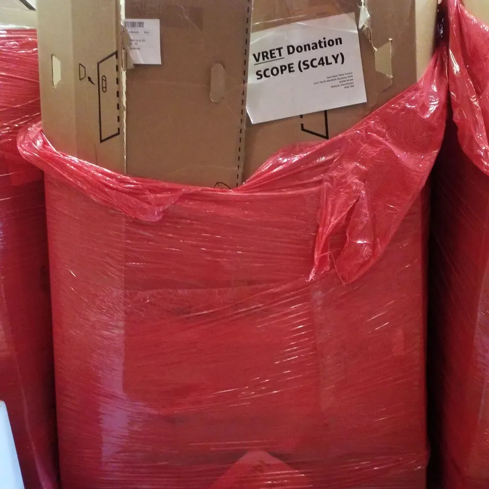 PALLET CONTAINING ASSORTED PRODUCTS INCLUDING NESTING COFFEE TABLE, THRESHOLD RAMP, STORAGE RACK & HOLLYWOOD MAKEUP MIRROR 