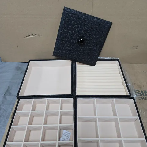 SMALL ACCESSORIES ORGANISER BOX IN BLACK
