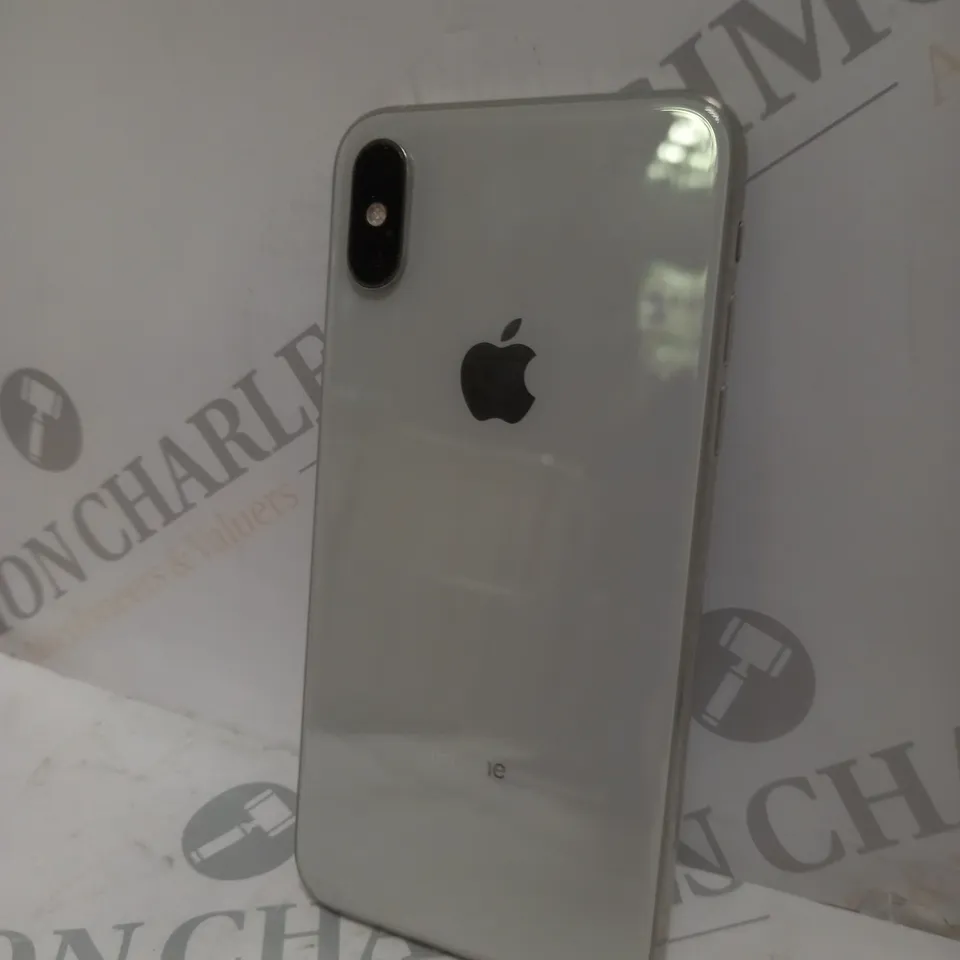 APPLE IPHONE X SMARTPHONE IN WHITE