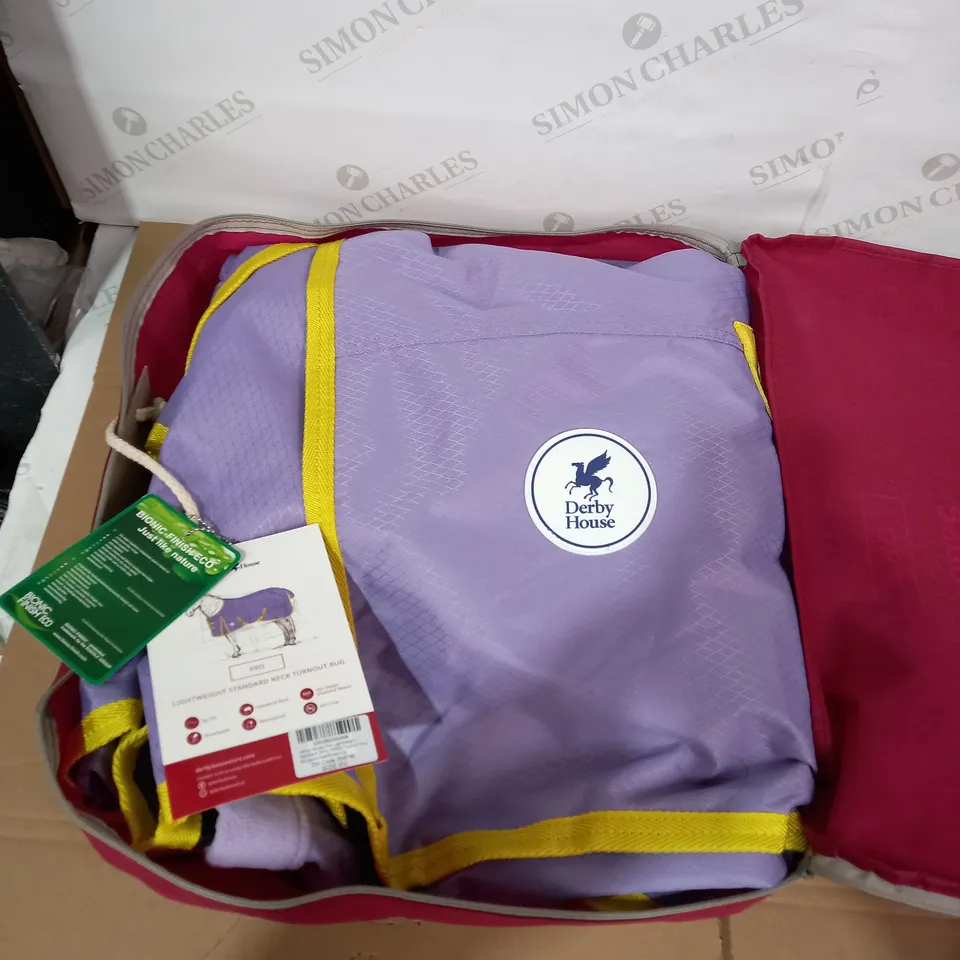 DERBY HORSE LIGHTWEIGHT STANDARD NECK TURNOUT RUG IN RED CANVAS CASE