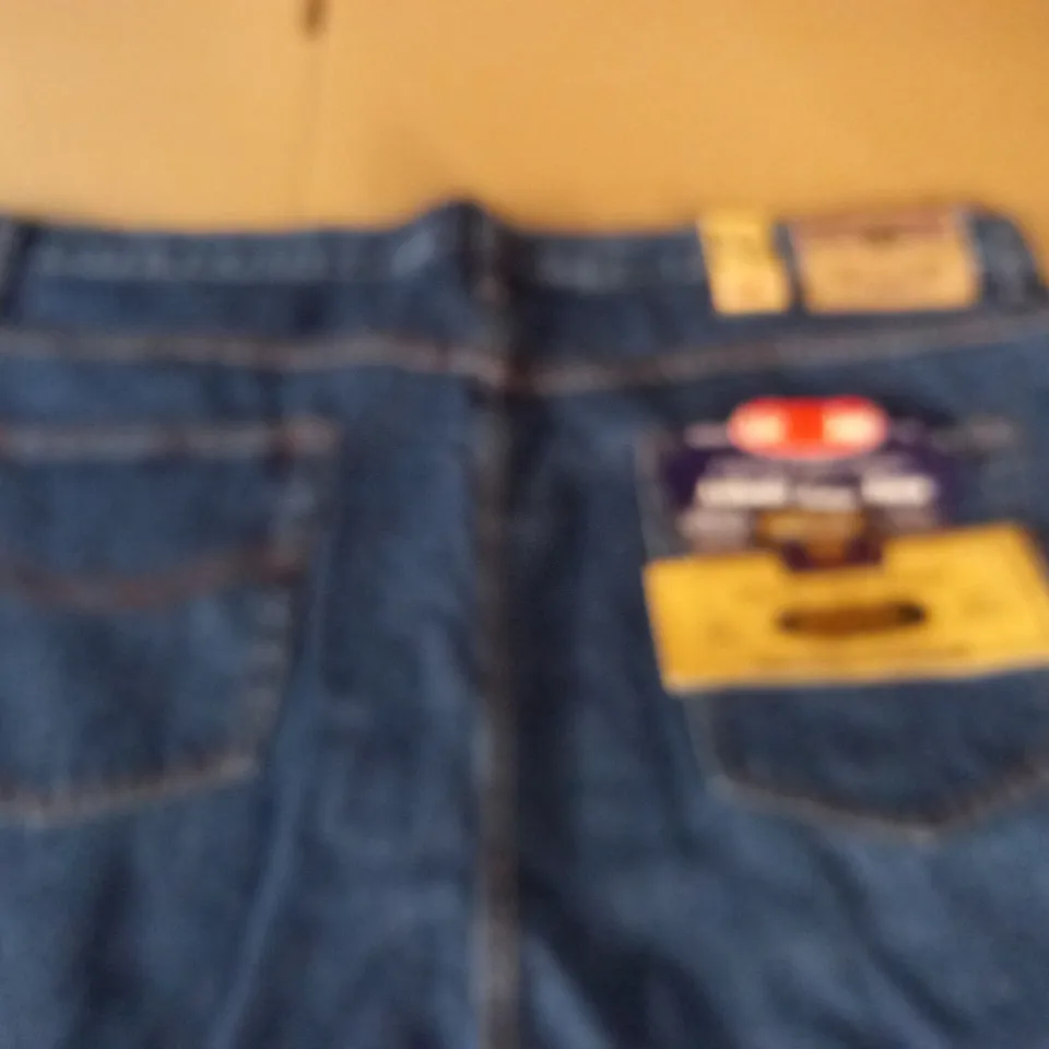 AZTEC BLUE JEANS - W46 L33"