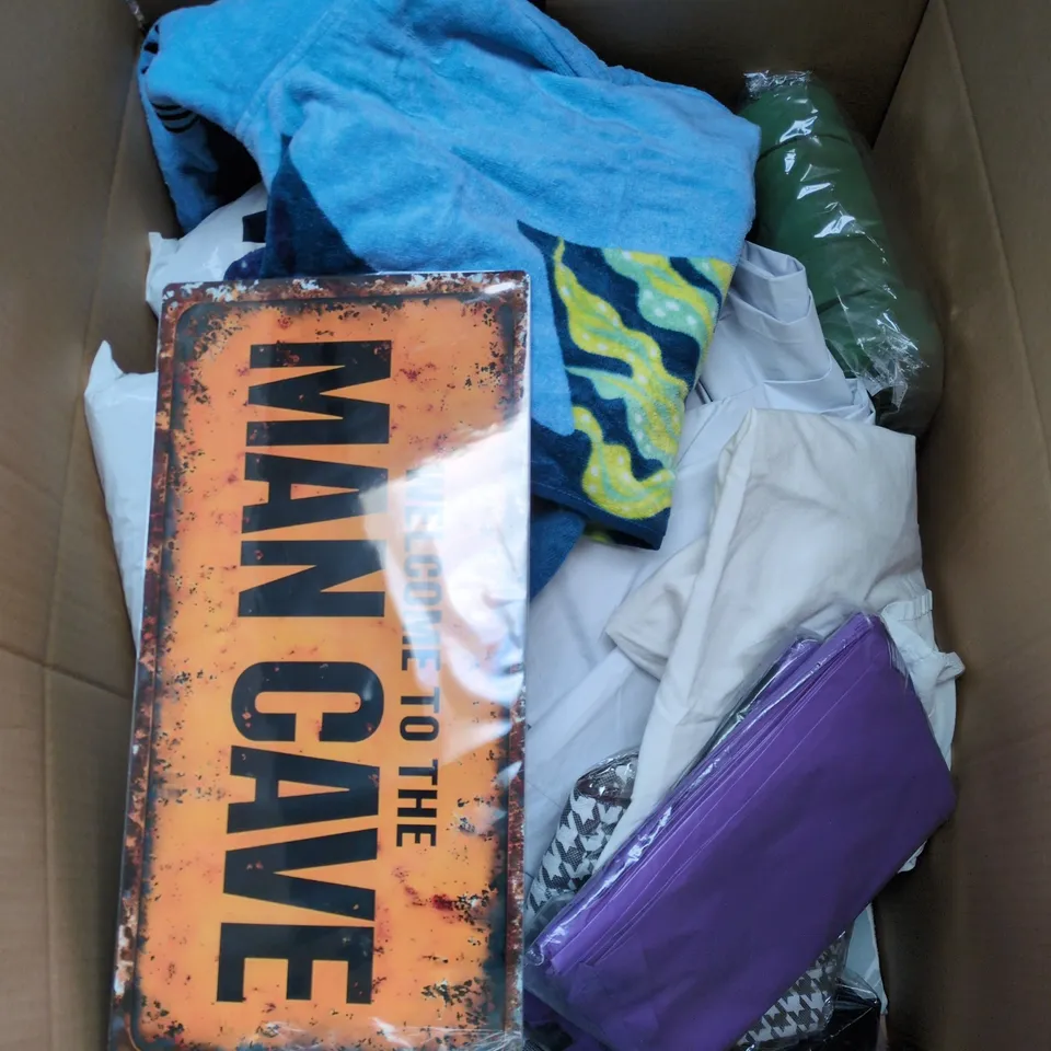 BOX OF APPROXIMATELY 20 ASSORTED ITEMS TO INCLUDE LASER TONER CARTRIDGE, ASSORTED GOLF TEES, AMAZON NOTE PAD, YENI DRAWS TEA TOWEL ETC