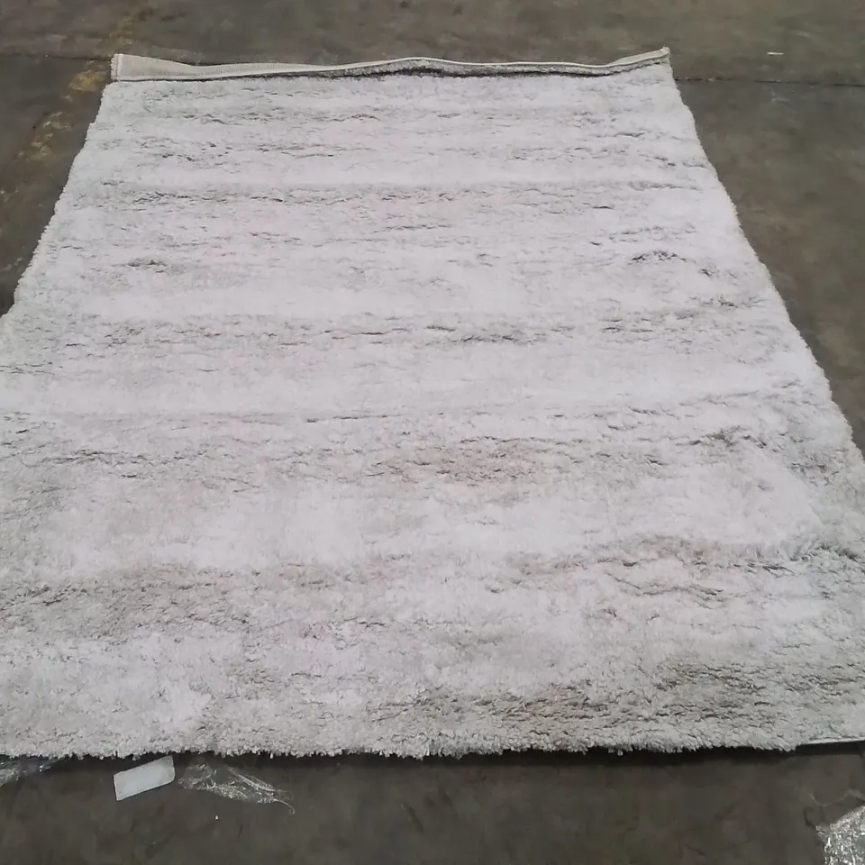 QUALITY DESIGNER AREA RUG - APPROXIMATELY 240X160CM