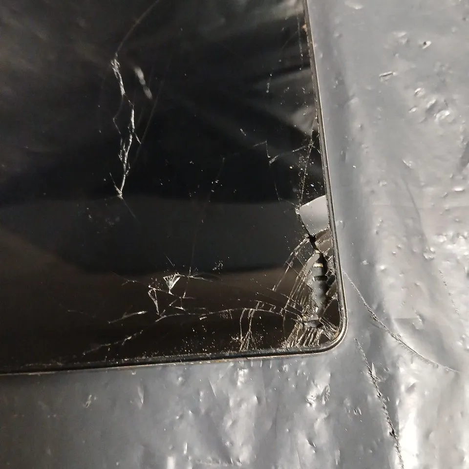 SAMSUNG GALAXY A9+ TAB SM-X216B 64GB – CRACKED SCREEN, UNLOCKED